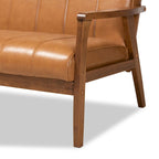 Bank van beige kunstleer en walnotenhout