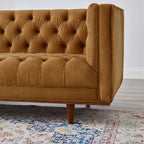 Sofa aus getuftetem Performance-Samt